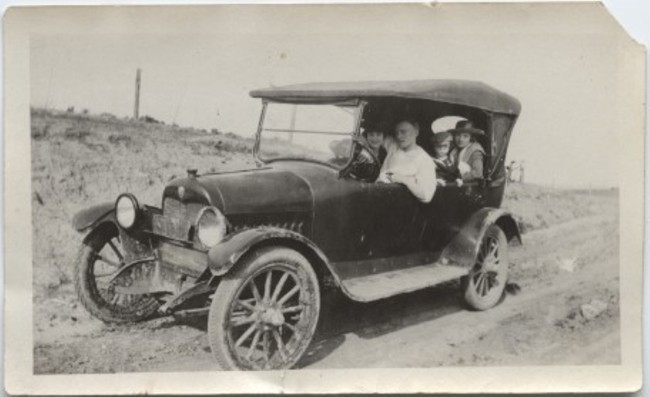Early Park County Travel. [ Photo courtesy of Park County Archives]<br />

