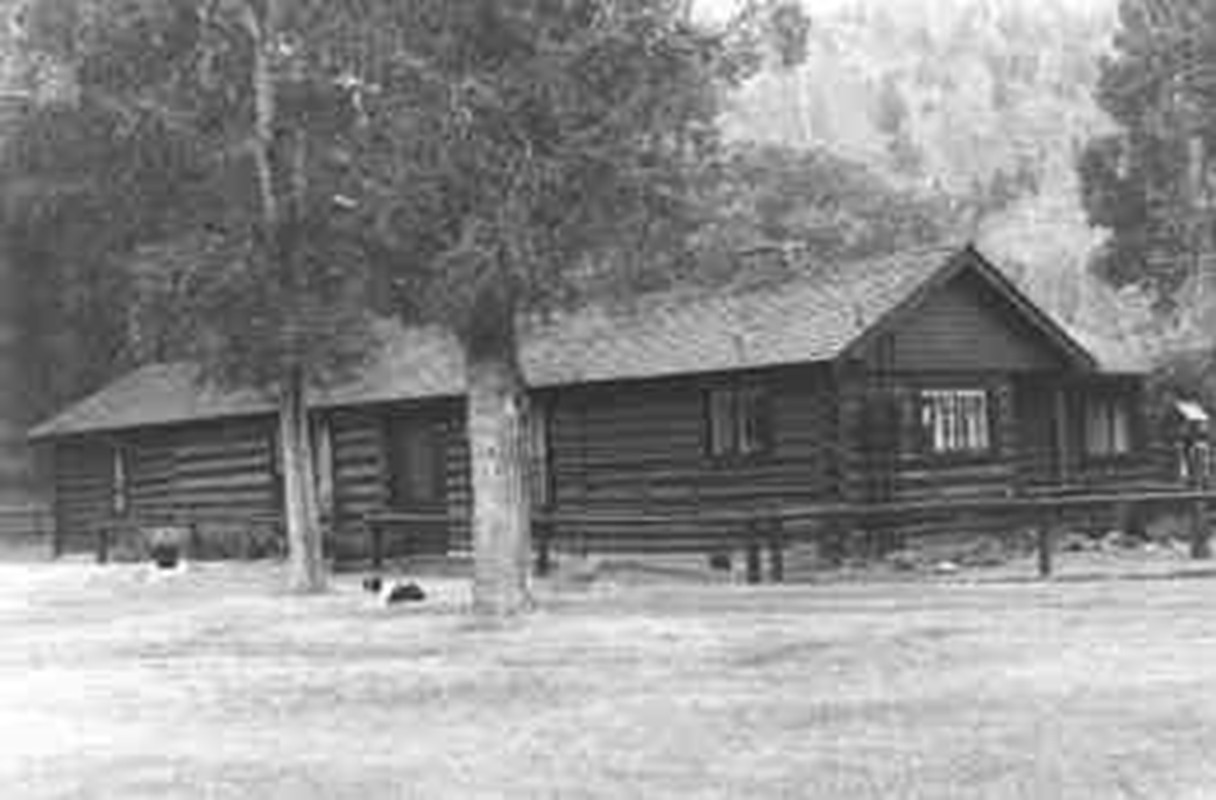 Wapiti Ranger Station, constructed in 1903 [Photo: Wyoming State Historic Preservation Office]