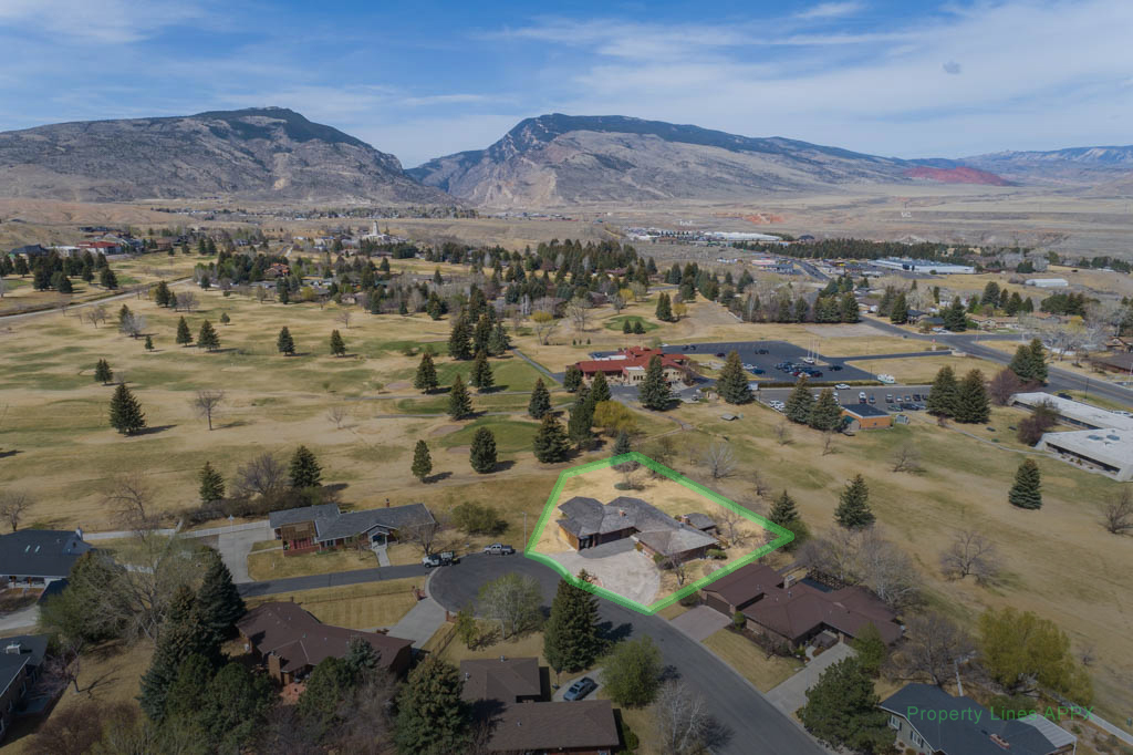 Photo 2 Property of the Week - 5 Driver Club | Surrounded by Cody’s Beauty